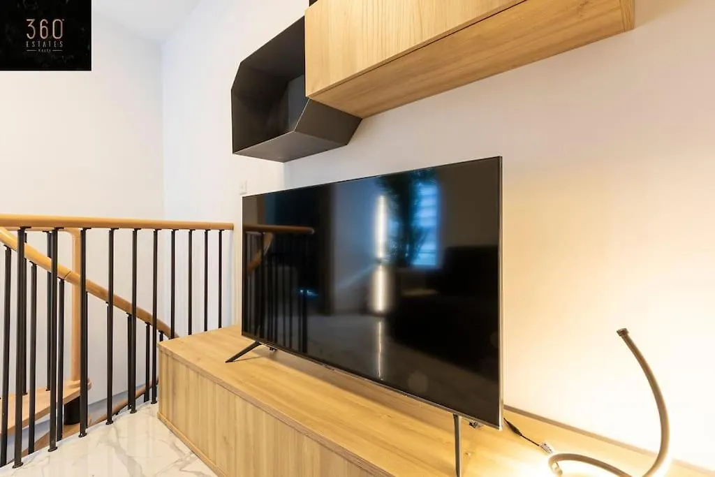 A Lovely Duplex Maisonette Just Of Spinola W/Wifi By 360 Estates St. Julian's